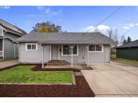 547 Fir St, Woodburn, OR 97071