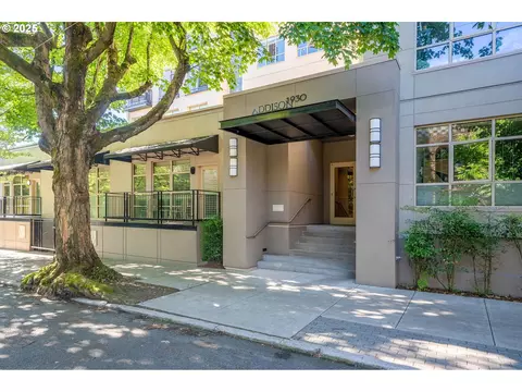 1930 NW Irving St #604, Portland, OR 97209