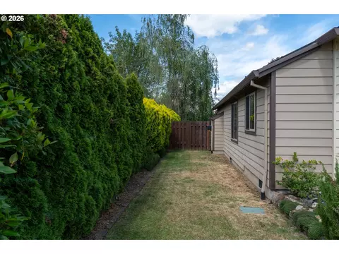 Exterior - 512 Pegasus Ct, Molalla, OR 97038 photo 6 of 6
