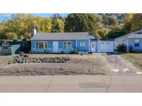 1661 NE Winter St, Roseburg, OR 97470