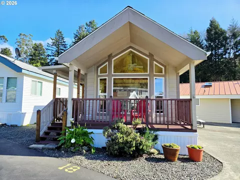 16219 Lower Harbor Rd #18, Brookings, OR 97415