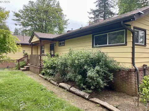 93524 Easy Ln, Coos Bay, OR 97420