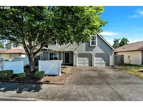 21795 SW Lois St, Beaverton, OR 97003