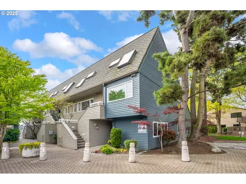 198 N Hayden Bay Dr, Portland, OR 97217