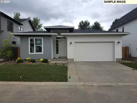658 Magnolia Ave #40, Woodburn, OR 97071