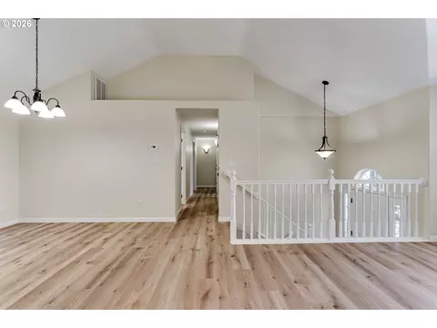 Entry Way - 3417 Videra Dr, Eugene, OR 97405 photo 1 of 4