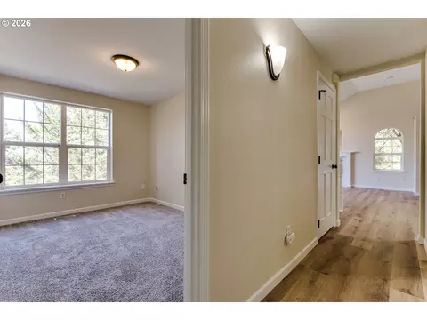 Entry Way - 3417 Videra Dr, Eugene, OR 97405 photo 2 of 4