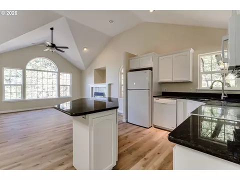 Kitchen - 3417 Videra Dr, Eugene, OR 97405 photo 4 of 4