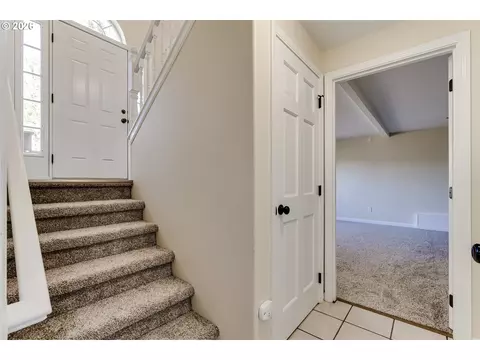 Entry Way - 3417 Videra Dr, Eugene, OR 97405 photo 4 of 4