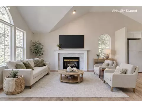Living - 3417 Videra Dr, Eugene, OR 97405 photo 2 of 8