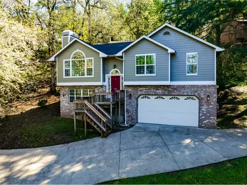 Exterior - 3417 Videra Dr, Eugene, OR 97405 photo 3 of 8