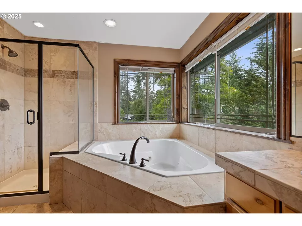 Bath - 1280 NE Regatta St, Lincoln City, OR 97367 photo 3 of 6