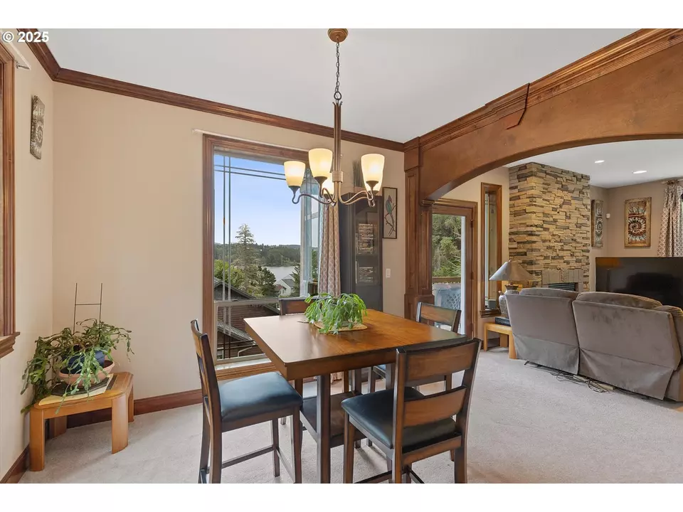 Dining - 1280 NE Regatta St, Lincoln City, OR 97367 photo 2 of 2