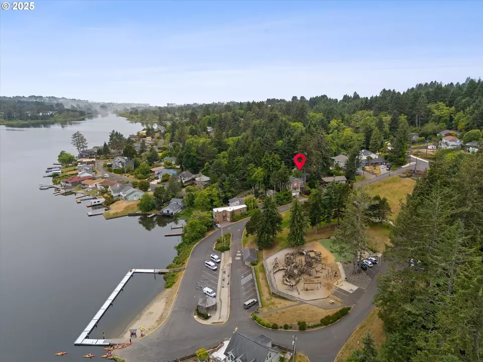 View/Area - 1280 NE Regatta St, Lincoln City, OR 97367 photo 3 of 7