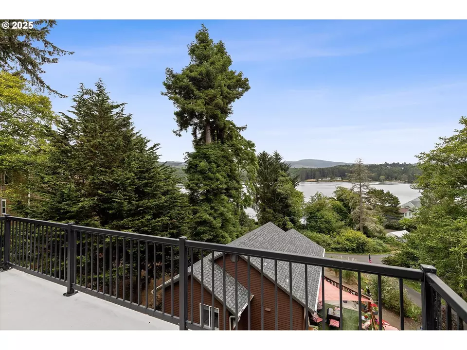 View/Area - 1280 NE Regatta St, Lincoln City, OR 97367 photo 5 of 7