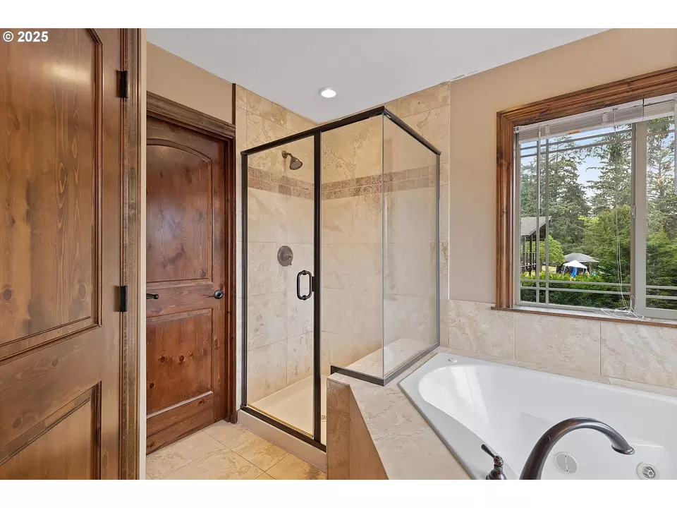 Bath - 1280 NE Regatta St, Lincoln City, OR 97367 photo 4 of 6