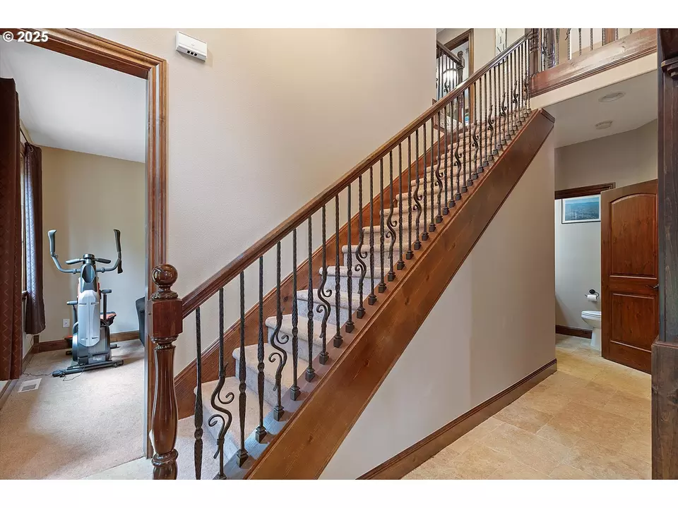 Entry Way - 1280 NE Regatta St, Lincoln City, OR 97367 photo 2 of 5