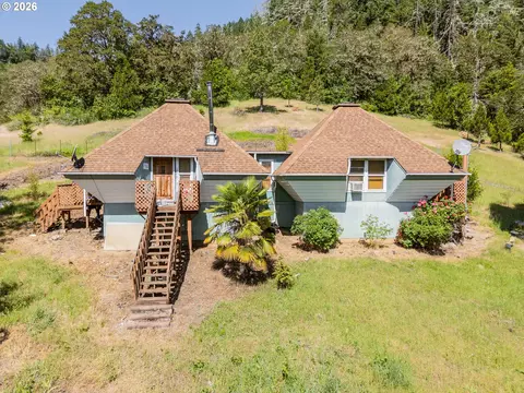3707 Willis Creek Rd, Winston, OR 97496