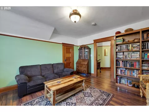 Living - 835 N Main Ave, Gresham, OR 97030 photo 3 of 3