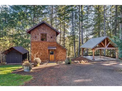 32 Hamilton Ave, Underwood, WA 98651