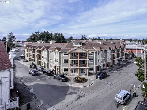 179 Laurel St # 9, Florence, OR 97439
