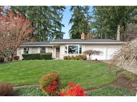 11965 NW Oatfield Ct, Portland, OR 97229