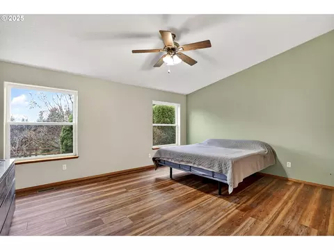 Bedroom - 42101 SE Locksmith Ln, Sandy, OR 97055 photo 3 of 3
