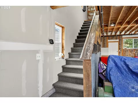 Entry Way - 42101 SE Locksmith Ln, Sandy, OR 97055 photo 1 of 1