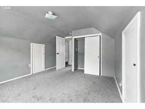 Bedroom - 1646 H St, Springfield, OR 97477 photo 6 of 10