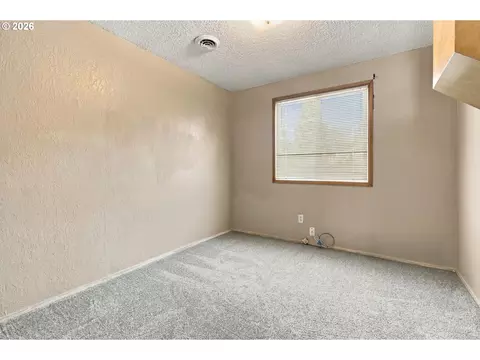 Bedroom - 1646 H St, Springfield, OR 97477 photo 9 of 10
