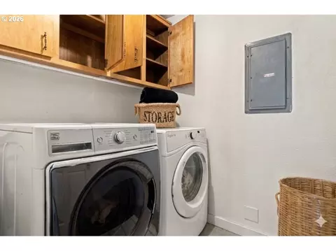 Other - 1646 H St, Springfield, OR 97477 photo 6 of 7