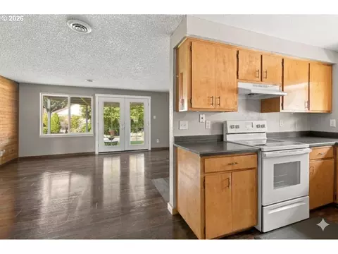 Other - 1646 H St, Springfield, OR 97477 photo 3 of 7