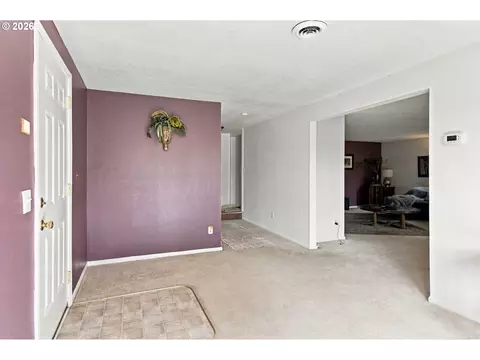 Entry Way - 1646 H St, Springfield, OR 97477 photo 1 of 1