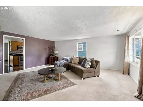 Living - 1646 H St, Springfield, OR 97477 photo 1 of 5