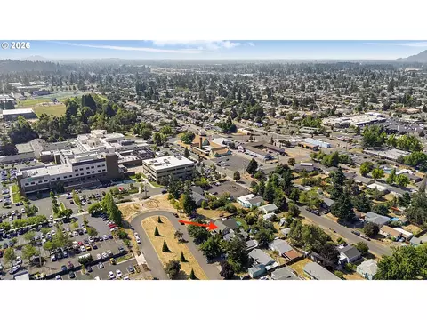 View/Area - 1646 H St, Springfield, OR 97477 photo 3 of 3