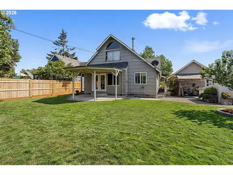 Exterior - 1646 H St, Springfield, OR 97477 photo 5 of 12