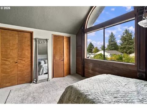 Bedroom - 1646 H St, Springfield, OR 97477 photo 1 of 10