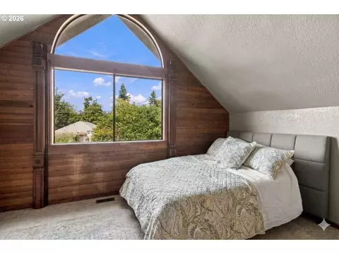 Bedroom - 1646 H St, Springfield, OR 97477 photo 2 of 10