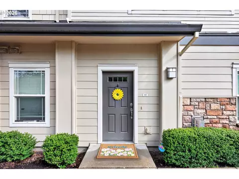 102 NE Canvasback Way, Hillsboro, OR 97006