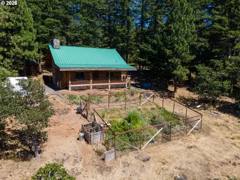 Exterior - 82 Meadows Loop, Lyle, WA 98635 photo 5 of 13