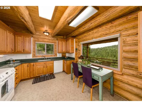 Kitchen - 82 Meadows Loop, Lyle, WA 98635 photo 2 of 4