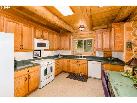 Kitchen - 82 Meadows Loop, Lyle, WA 98635 photo 1 of 4