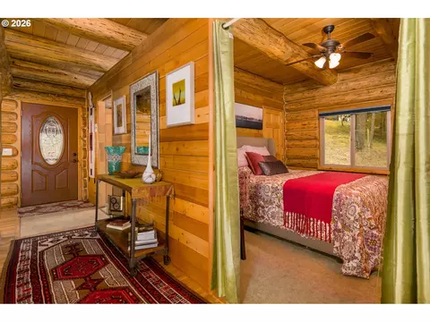 Bedroom - 82 Meadows Loop, Lyle, WA 98635 photo 1 of 3