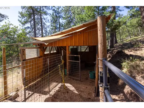 Exterior - 82 Meadows Loop, Lyle, WA 98635 photo 6 of 13