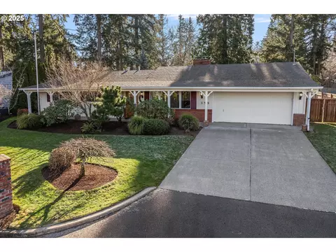 156 Ogden Dr, Oregon City, OR 97045