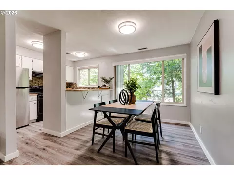 Dining - 600 Cherry Dr, Eugene, OR 97401 photo 2 of 4