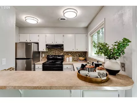 Kitchen - 600 Cherry Dr, Eugene, OR 97401 photo 2 of 4