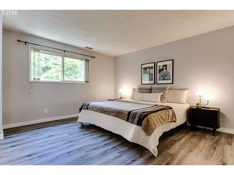 Bedroom - 600 Cherry Dr, Eugene, OR 97401 photo 1 of 6