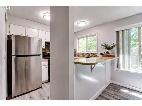 Kitchen - 600 Cherry Dr, Eugene, OR 97401 photo 3 of 4