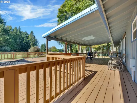 Exterior - 44434 SE Coalman Rd, Sandy, OR 97055 photo 9 of 11